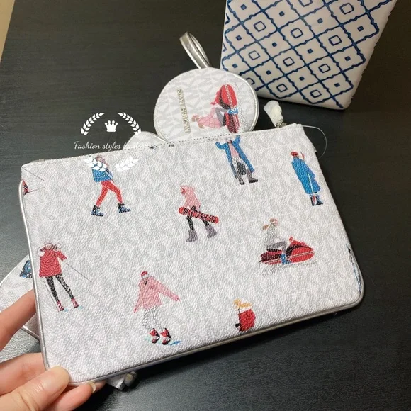 Michael Kors Jet Set Girls 3pc Wristlets set - Picture 6 of 13